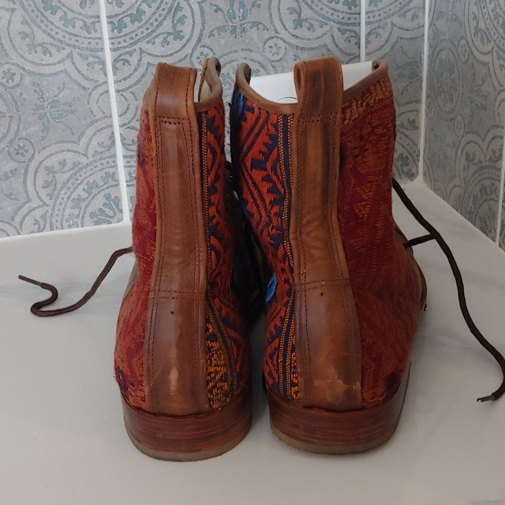 Custom boods - Picture 4 of 4